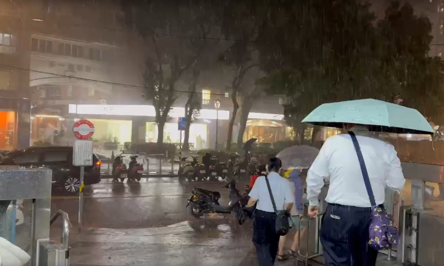 雨區再擴大！14縣市豪雨特報　台中苗栗遭雨彈轟炸