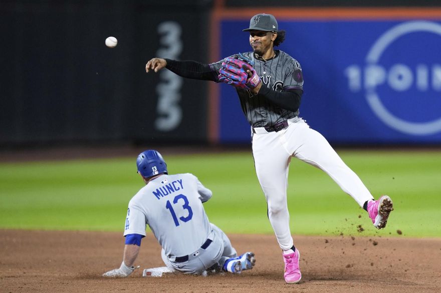 MLB/場上隔空放閃！大都會球星被老婆虧「換尿布比雙殺難」