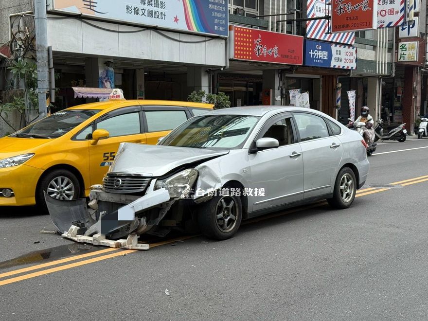 影/台南慘烈8車事故！62歲長者毒駕肇事　破碎現場直擊
