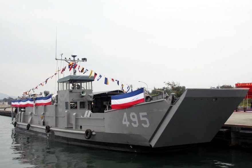 海軍駐艇官帶隊餐敘放空艦艇　遭撤職判緩刑3年