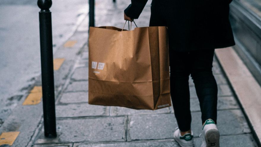 逛UNIQLO試穿完「假裝要買」　店員搖頭：造成困擾而已