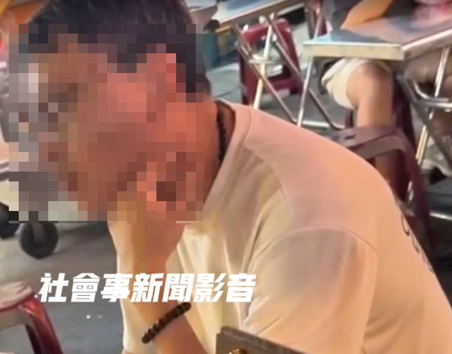 影/高雄六合夜市驚見算命狼！　稱女客為前世情人還強吻