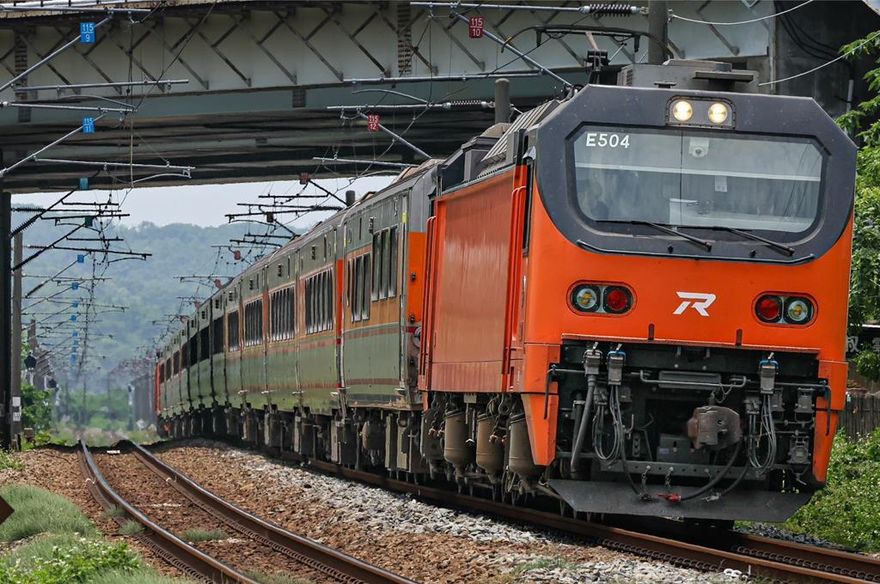 最扯誤點！台鐵新竹站司機員拒接E500型機車班　延誤8分鐘