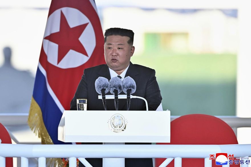 疑與驅逐艦下水事故有關！金正恩撤換北韓多名軍隊高層