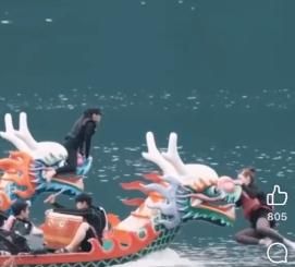 影/花蓮鯉魚潭龍舟賽意外！女奪標手落水遭撞頭畫面曝