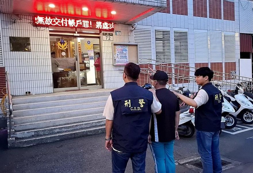 憲兵爆醜聞！役男變虐貓狂魔　退伍當天「營區外落網」