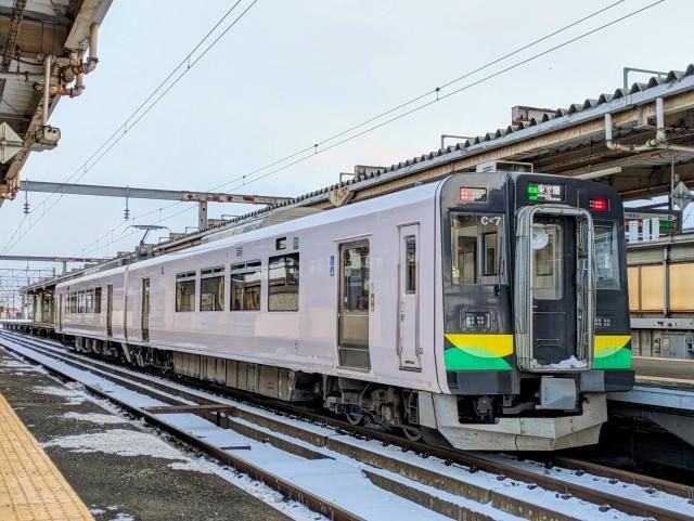 7旬翁電車上肘擊女乘客　只因不滿她坐博愛座滑手機
