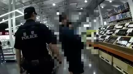 影/台南少校美式賣場偷拍裙下！被抓包死辯「就沒有拍」
