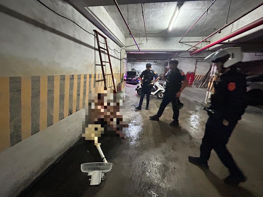 影/違停露餡！基隆30歲通緝毒犯揮電扇拒捕　警辣椒水伺候