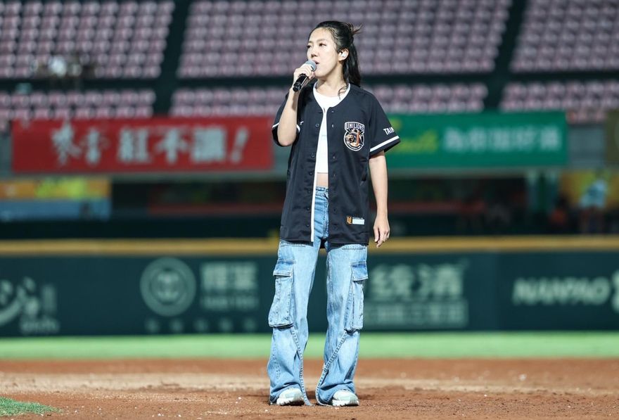 李竺芯入圍金曲6大獎回家鄉獻唱　合照陳傑憲獲加持