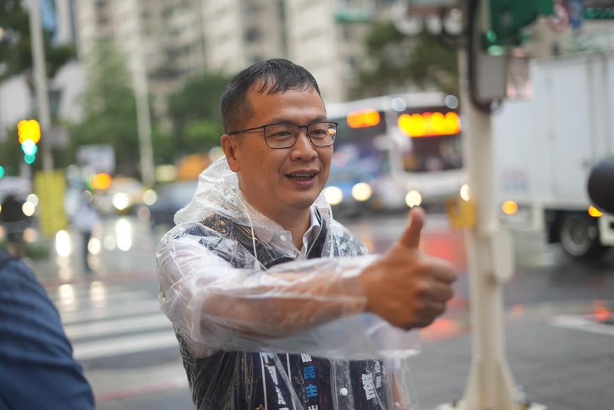 遭控致電騷擾柯建銘　羅智強：罷團不造謠真的全身不舒服