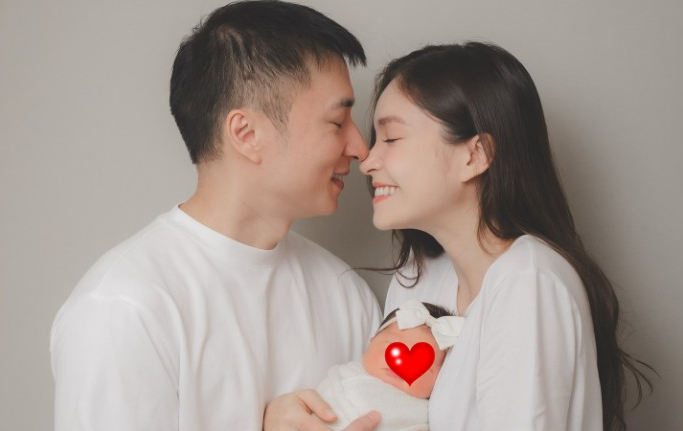 「小許瑋甯」韓笙笙當媽了！甜曬全家福曝愛女萌樣