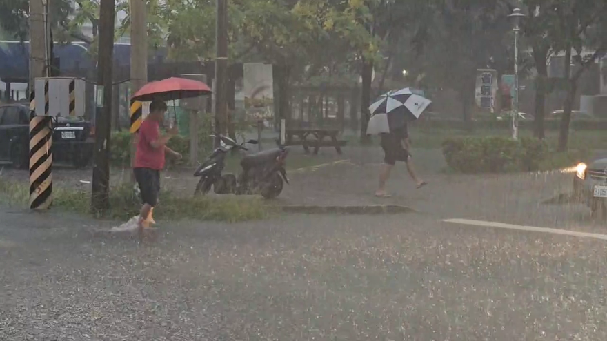 大雷雨轟4地！12縣市大雨特報　一路炸到晚上