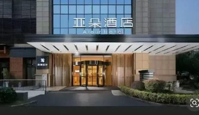 驚！陸女住飯店赫見枕套印「醫院標籤」　業者：洗滌商搞錯