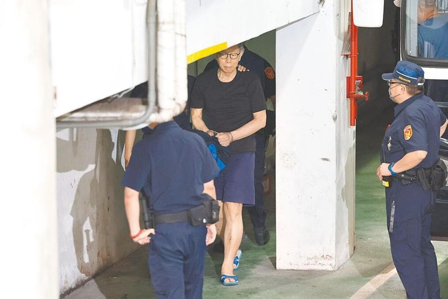 陳佩琪怒了！氣到不在法院跟柯文哲深情對望　原因出在「一件短褲」