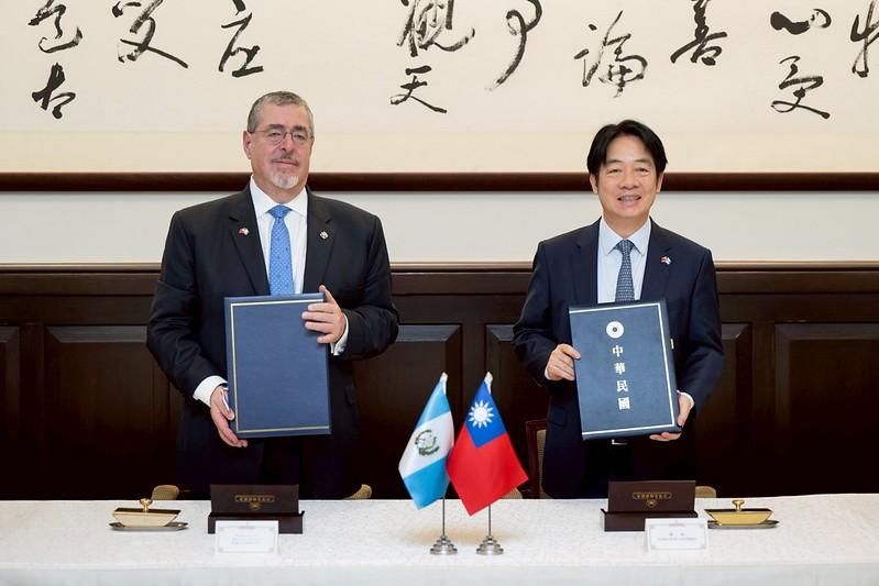 瓜國總統訪台稱推動全新雙邊關係　北京喊話「認清大勢」
