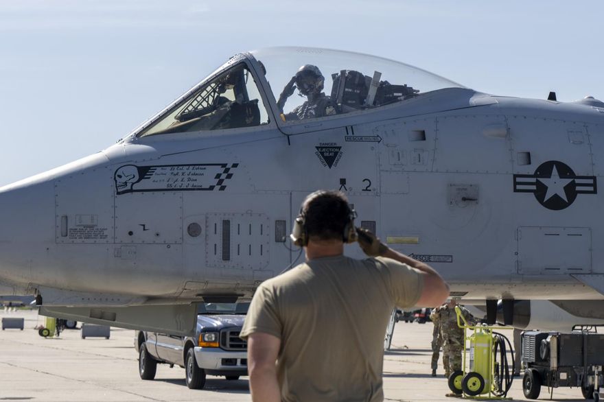 結束30年任務　愛達荷首架A-10C攻擊機飛往「軍機墳場」除役