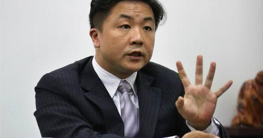 呂秋遠又爆醜聞！遭控勾結徵信社　受害者抓姦不成反淨身出戶
