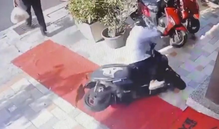 高雄婦火鍋名店門口自摔斷腿　提告求償219萬敗訴