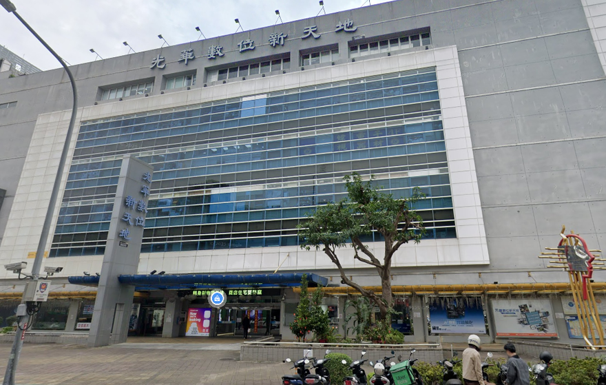 光華商場爆偷拍！斯文男隨她入廁「掏機攝」　警方開查了