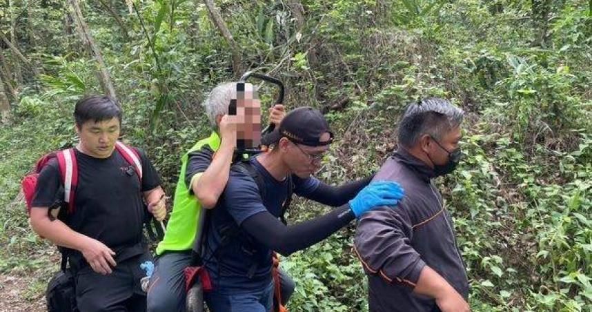 60歲男登笠頂山40分鐘全身癱軟　消防接力背負救援