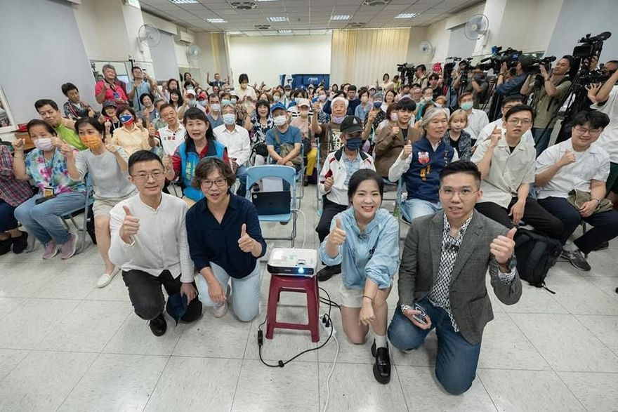 目睹吳靜怡踢館翻車現場！侯漢廷嗨喊「太歡樂了」　釣出徐巧芯神回應