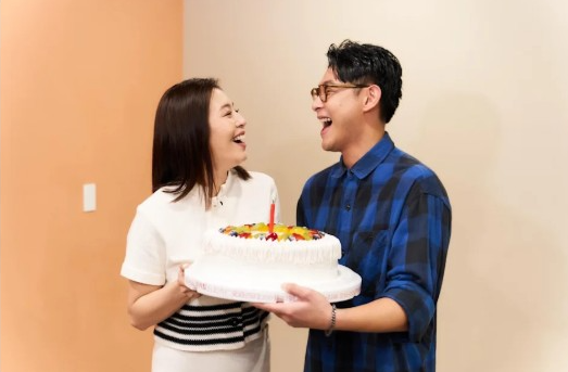 原來早「露餡」！劉品言閃嫁連晨翔　生日會突襲畫面甜爆