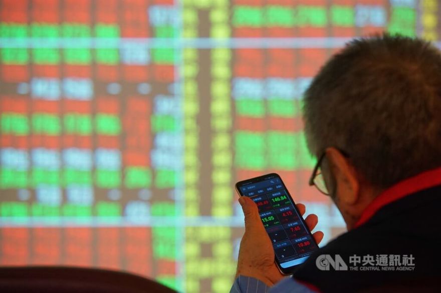 AI族群輪漲　金融、生技股勁揚　台股漲50點連5紅重返17300點