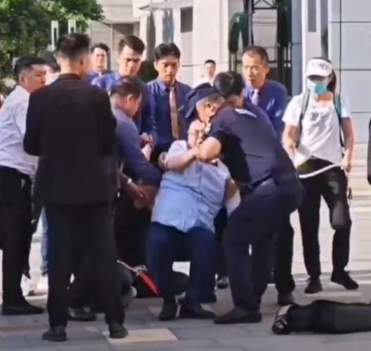 身價上億董事長傳積欠2年薪水　慘遭多名員工圍毆在地