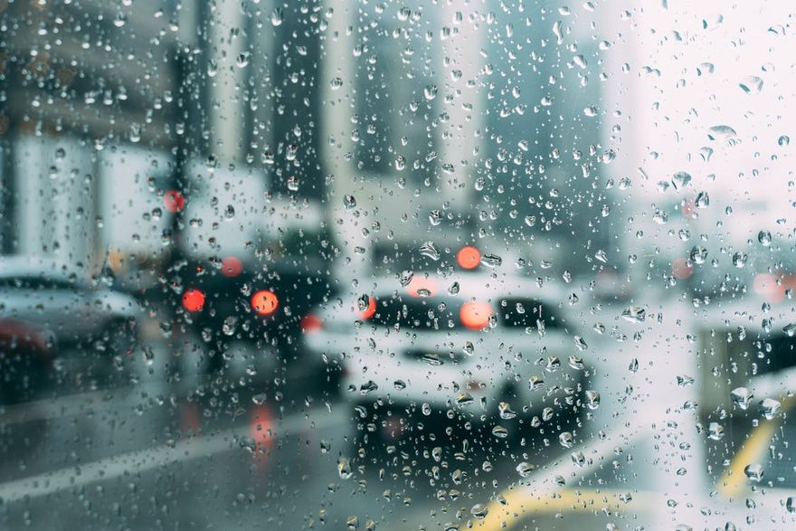 西南季風發威！5縣市豪雨特報　中部以北「雷雨狂轟恐淹水」