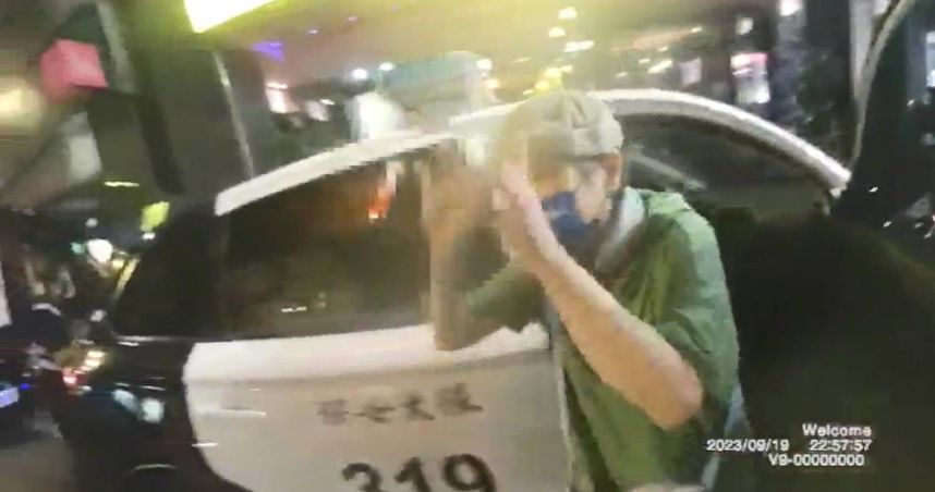 7旬港籍阿嬤來台旅遊跟家人走丟　暖心警查訂房記錄幫團聚