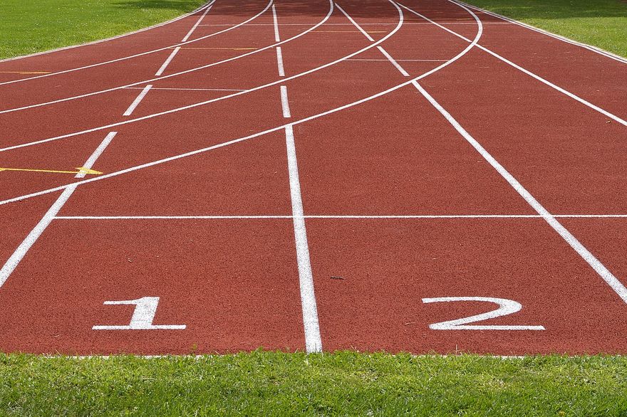 影/7名選手疑似怕接受藥檢申請退賽　獨留1人孤單跑完100m奪冠