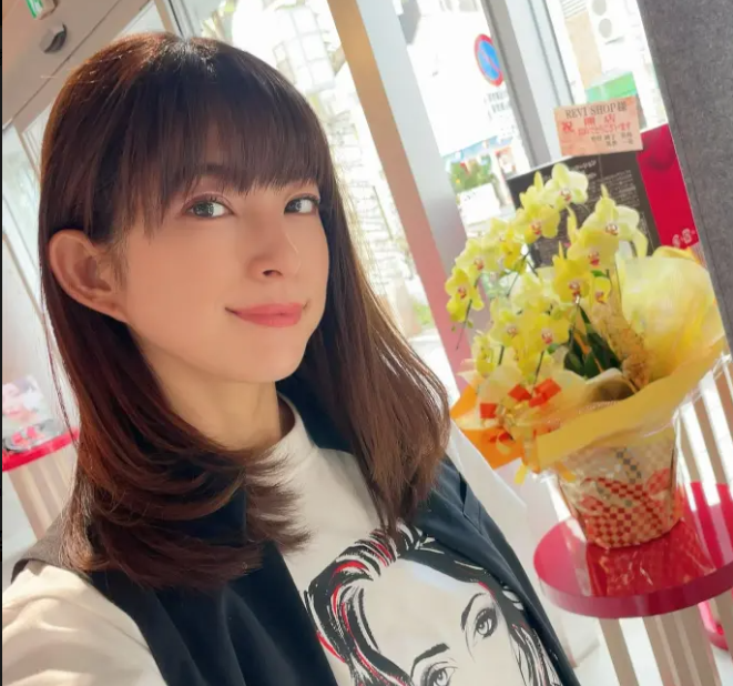 曾因出軌逼死老公！上原多香子「再婚又偷吃」被家暴…帶孩投靠企業家小王