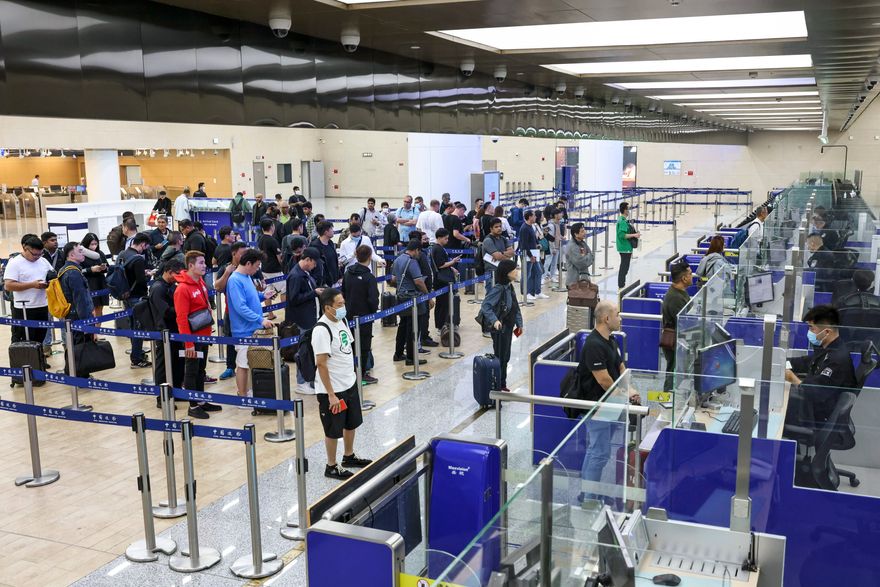 再放寬！大陸海關總署宣布　11/1起出入境「免填健康申報卡」