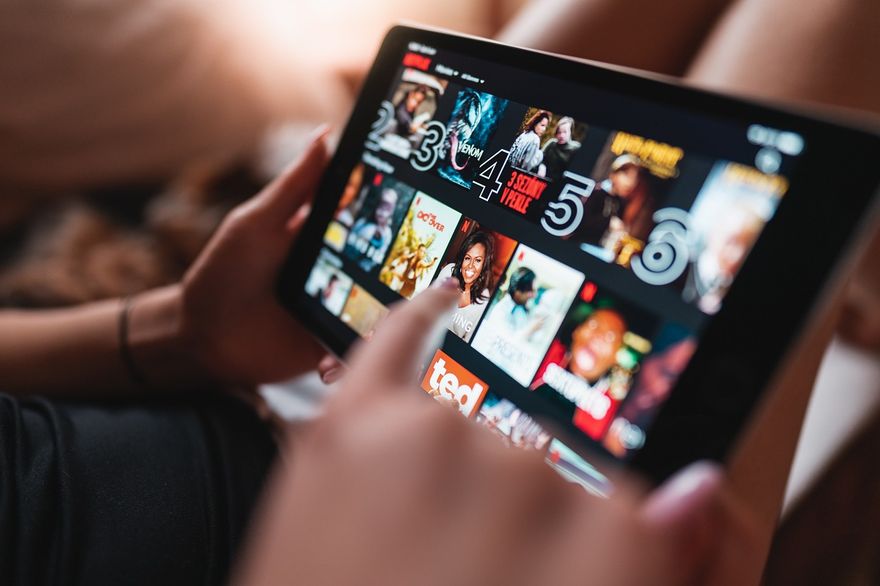Netflix再喊漲！12月全面上抬各方案價格　最貴一個月要付「740元」