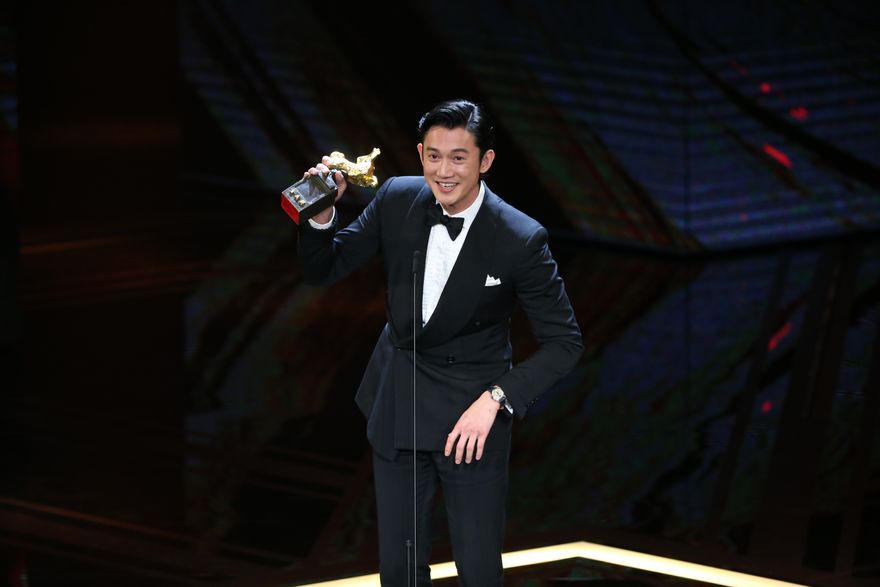 金馬60/首提名就得獎！吳慷仁奪影帝哽咽　謝陳慧翎導演：有比吳建豪帥吧