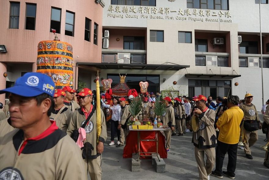 明揚大火消防員4死　大甲媽遶境赴屏二分隊祈福