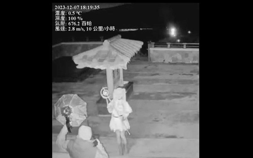 武嶺的芙莉蓮！低溫0.5度穿短裙冷爆　女神級Coser身分曝