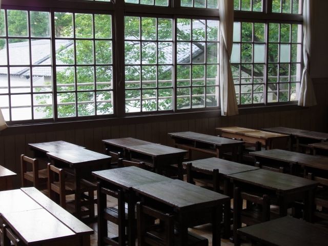 教育部證實是真的！大馬5學生「集體中邪」　校方出動法師禱告處理