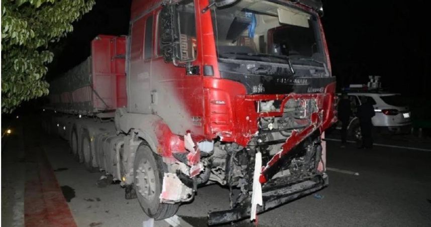 喪家有肇責！大貨車超載30噸又超速　衝撞「出殯隊伍」釀20死
