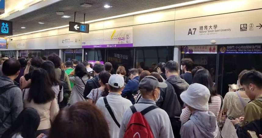 「後背包」超佔捷運空間！她不理解超阻塞　掀全網論戰