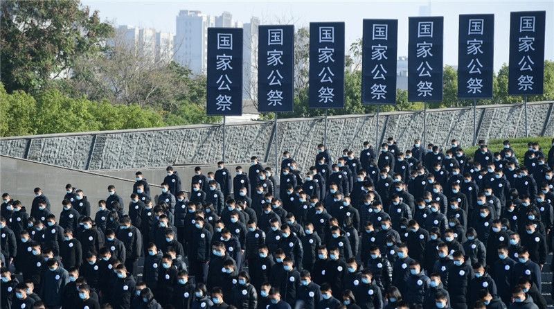影/勿忘歷史！南京大屠殺86週年　陸「國家公祭日」降半旗8千人緬懷先烈