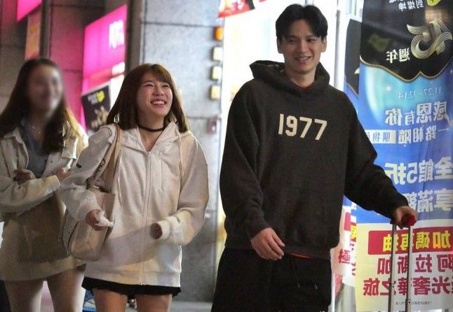 陳波波去年拜神求姻緣　今直擊與小7歲鮮肉球員謝亞軒甜蜜互動