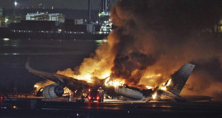 日航一片火海「379人乖乖等」全數疏散　律師：換台人就完蛋