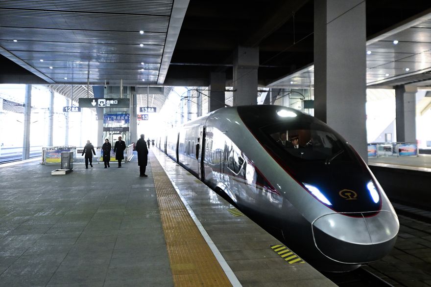 最高時速350km！高鐵「復興號」首度開上青藏高原　減少近11hr車程