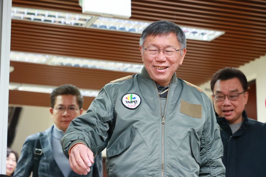 影/柯文哲是藍綠眼中的哥吉拉！　游盈隆：能否持續壯大就看他怎麼做
