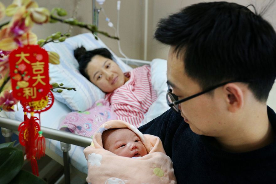 搶當龍的傳人！陸各地「龍寶寶」陸續誕生　專家：今年生育率有望提升