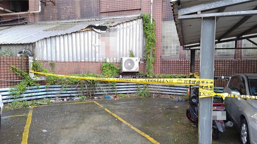 快訊/新北汐止68歲婦墜樓！「頭部遭雨遮割斷」慘死　初步排除外力介入