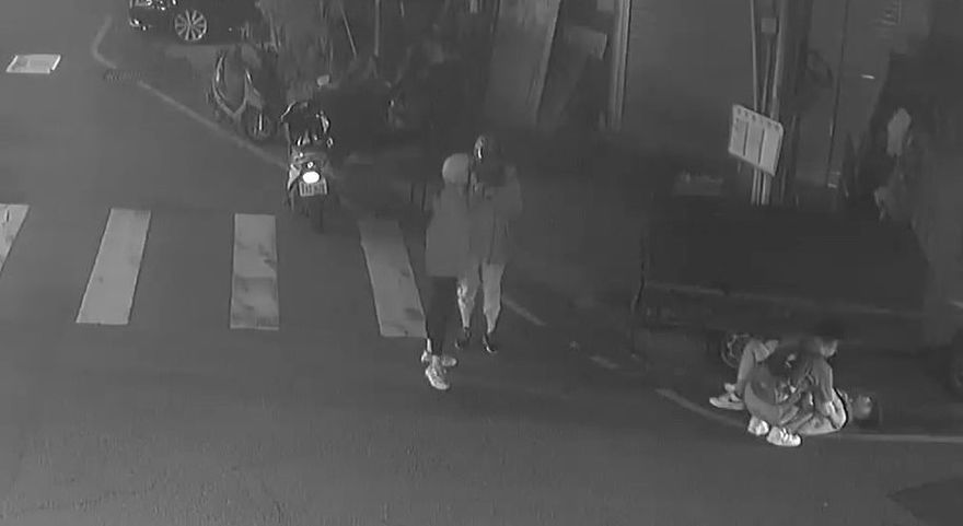 影/壯男突癲癇抽搐倒地！警民合力即刻救援　家屬感謝協助脫困