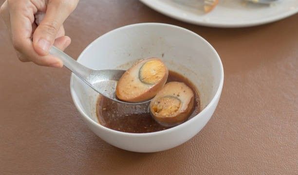 客嫌「滷蛋太貴」...遭老闆怒嗆：吃不起就滾　網一片倒：好金貴的蛋